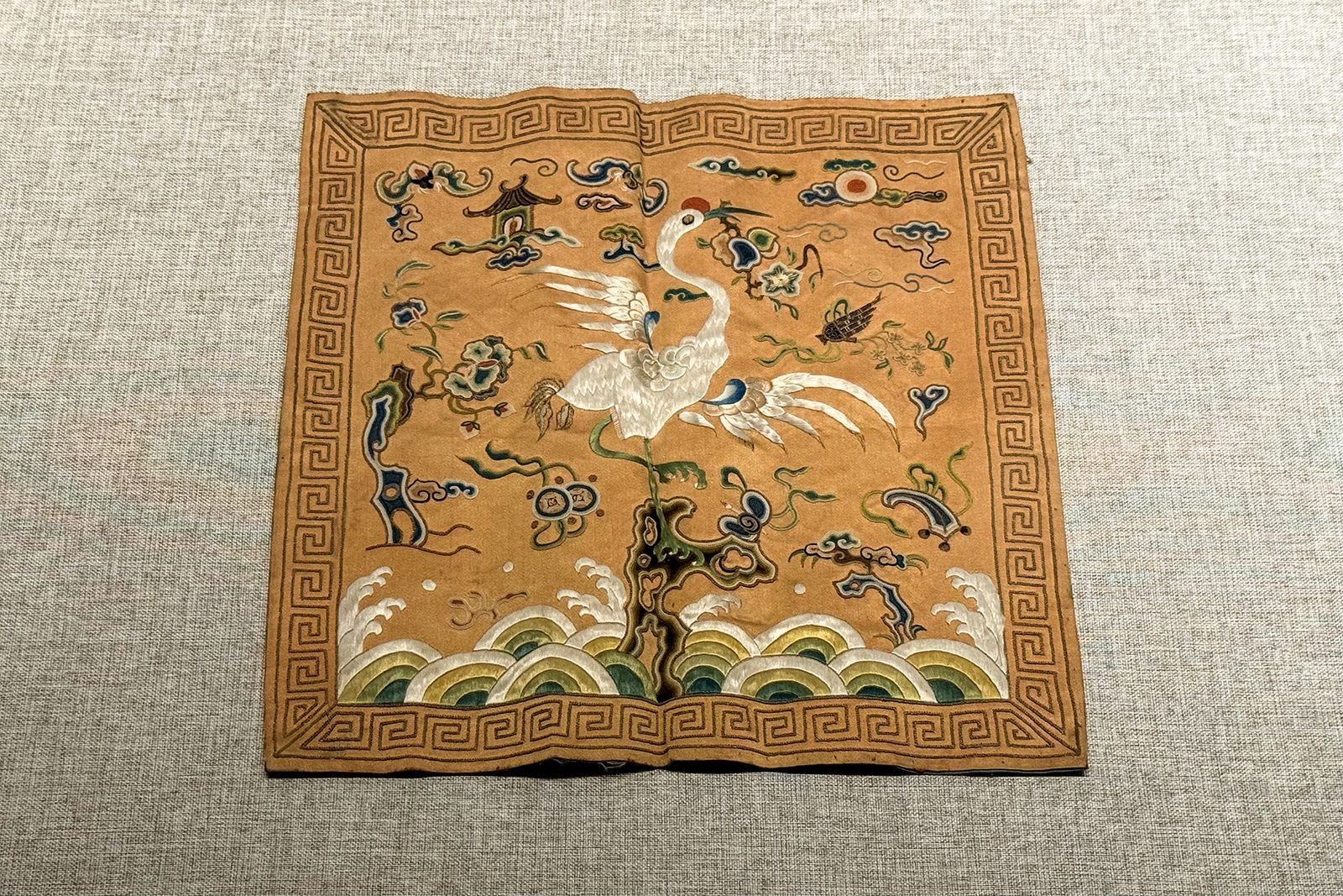 刺繍されたジャージの画像