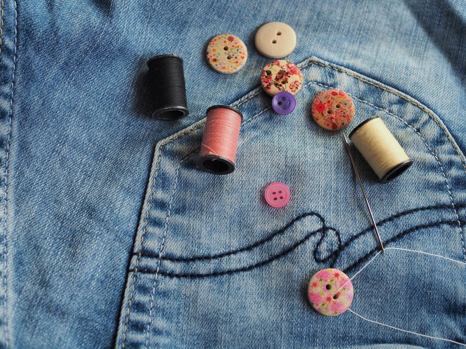 カスタムジャージ刺繍の作業風景